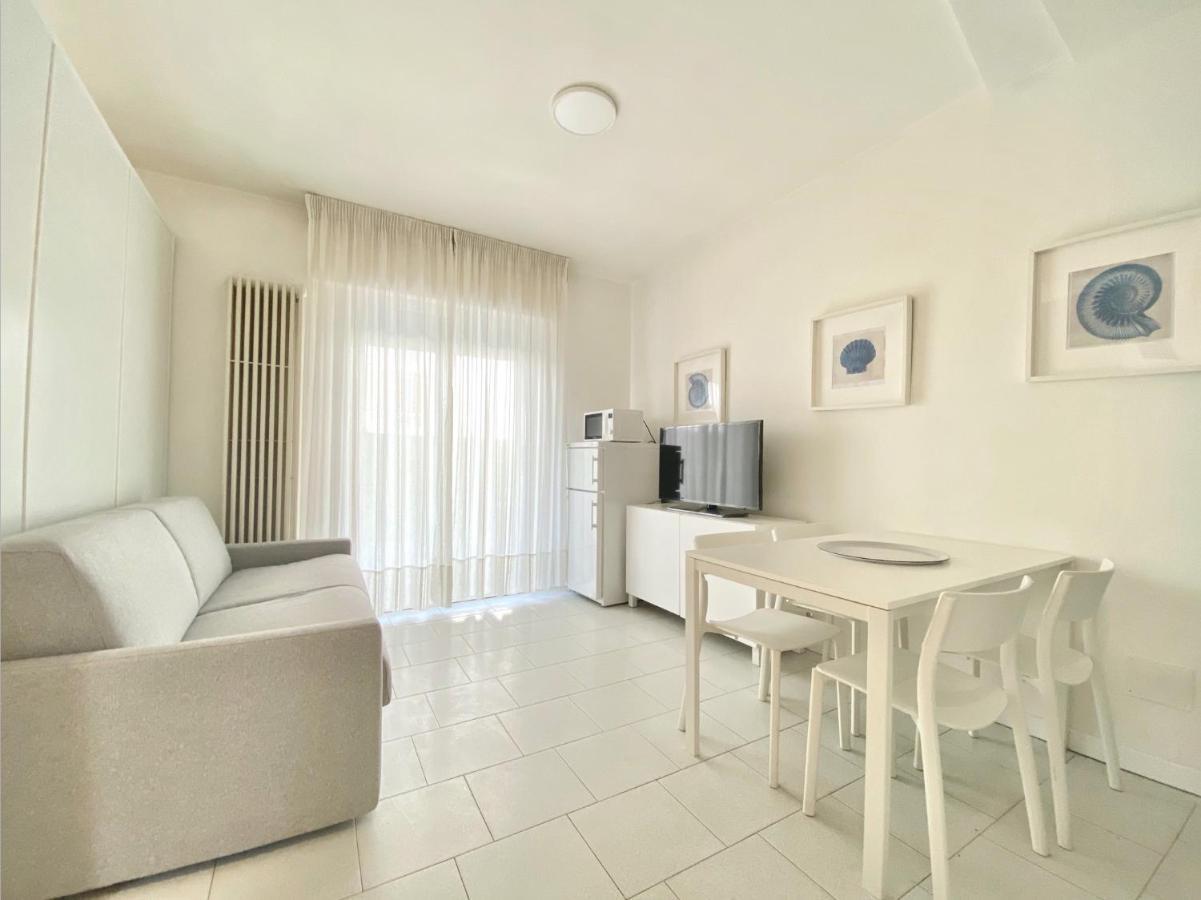 Appartamenti Cristina Carraro Immobiliare - Family Apartments Lido di Jesolo Dış mekan fotoğraf