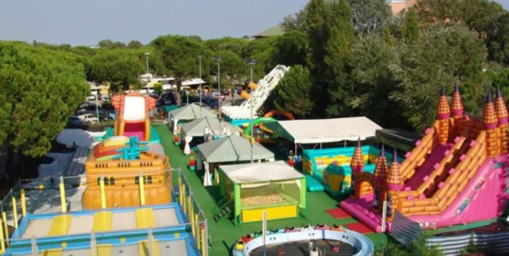 Appartamenti Cristina Carraro Immobiliare - Family Apartments Lido di Jesolo Dış mekan fotoğraf
