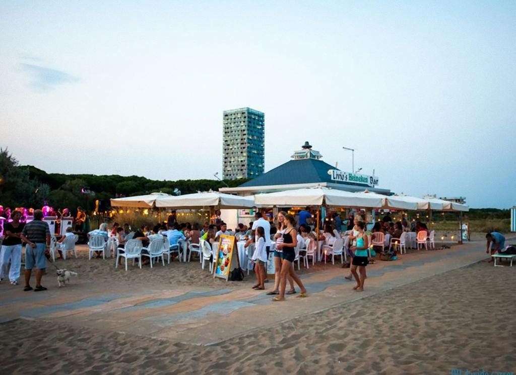 Appartamenti Cristina Carraro Immobiliare - Family Apartments Lido di Jesolo Dış mekan fotoğraf