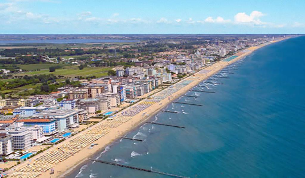 Appartamenti Cristina Carraro Immobiliare - Family Apartments Lido di Jesolo Dış mekan fotoğraf