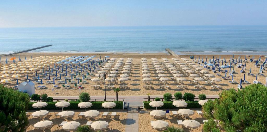 Appartamenti Cristina Carraro Immobiliare - Family Apartments Lido di Jesolo Dış mekan fotoğraf