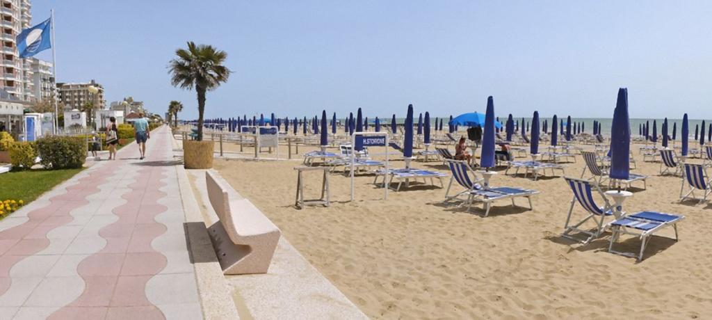 Appartamenti Cristina Carraro Immobiliare - Family Apartments Lido di Jesolo Dış mekan fotoğraf